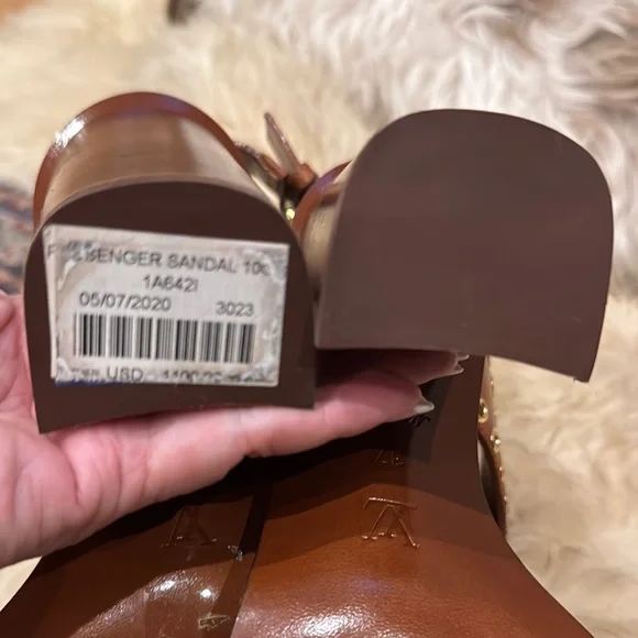 Louis Vuitton Passenger Sandals Sz 37/6.5 - Picture 10 of 13